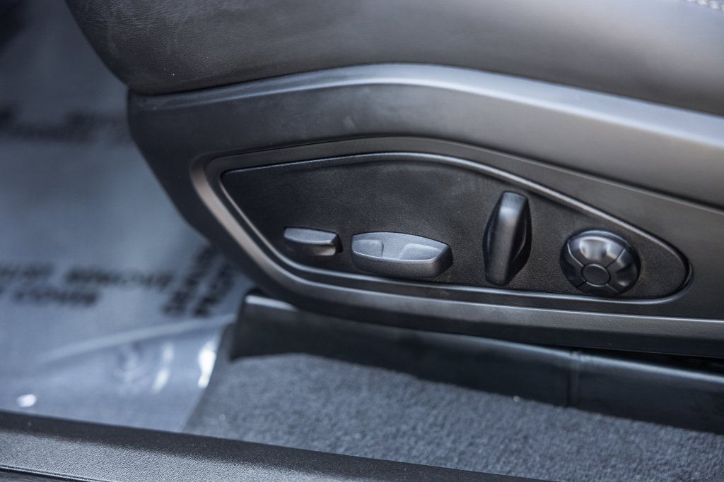 Certified 2025 Porsche Taycan Turbo image 23