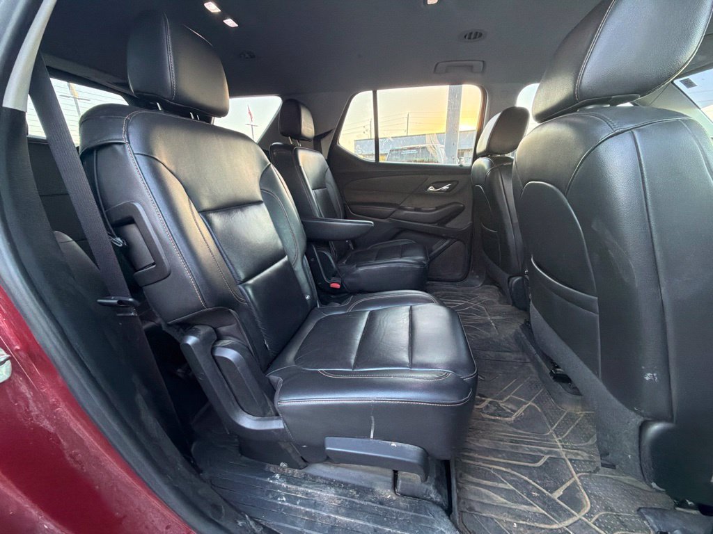 Used 2020 Chevrolet Traverse RS w/ LPO, Floor Liner Package FWD image 11