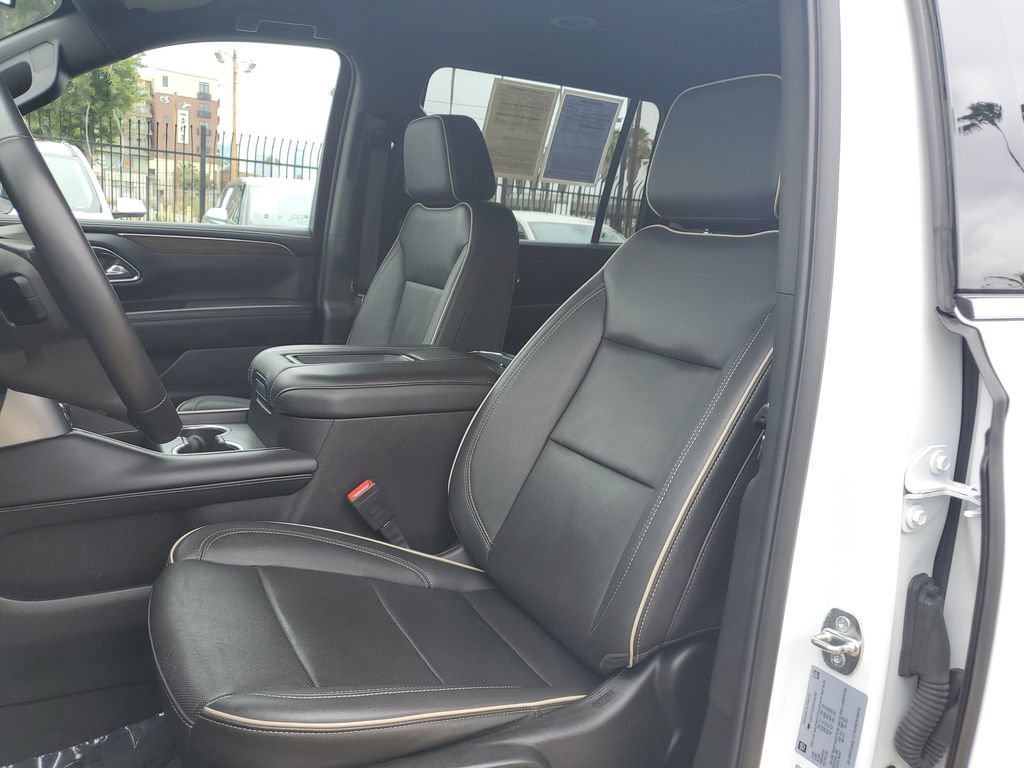 Used 2024 Chevrolet Suburban Premier RWD image 19