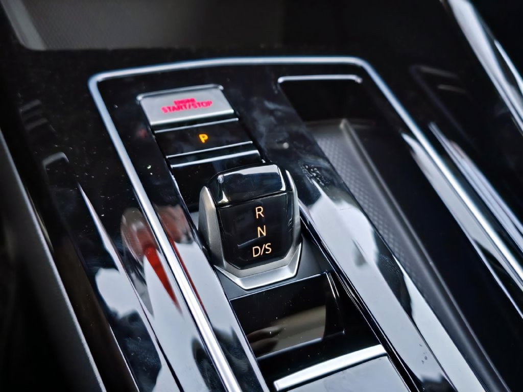 New 2026 Volkswagen GTI SE FWD image 14