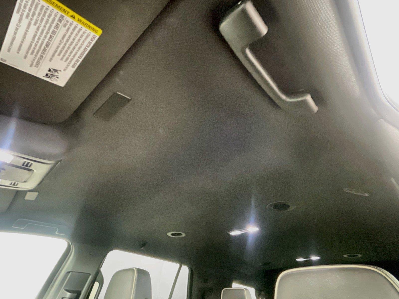 Used 2025 Chevrolet Tahoe Premier AWD/4WD image 25