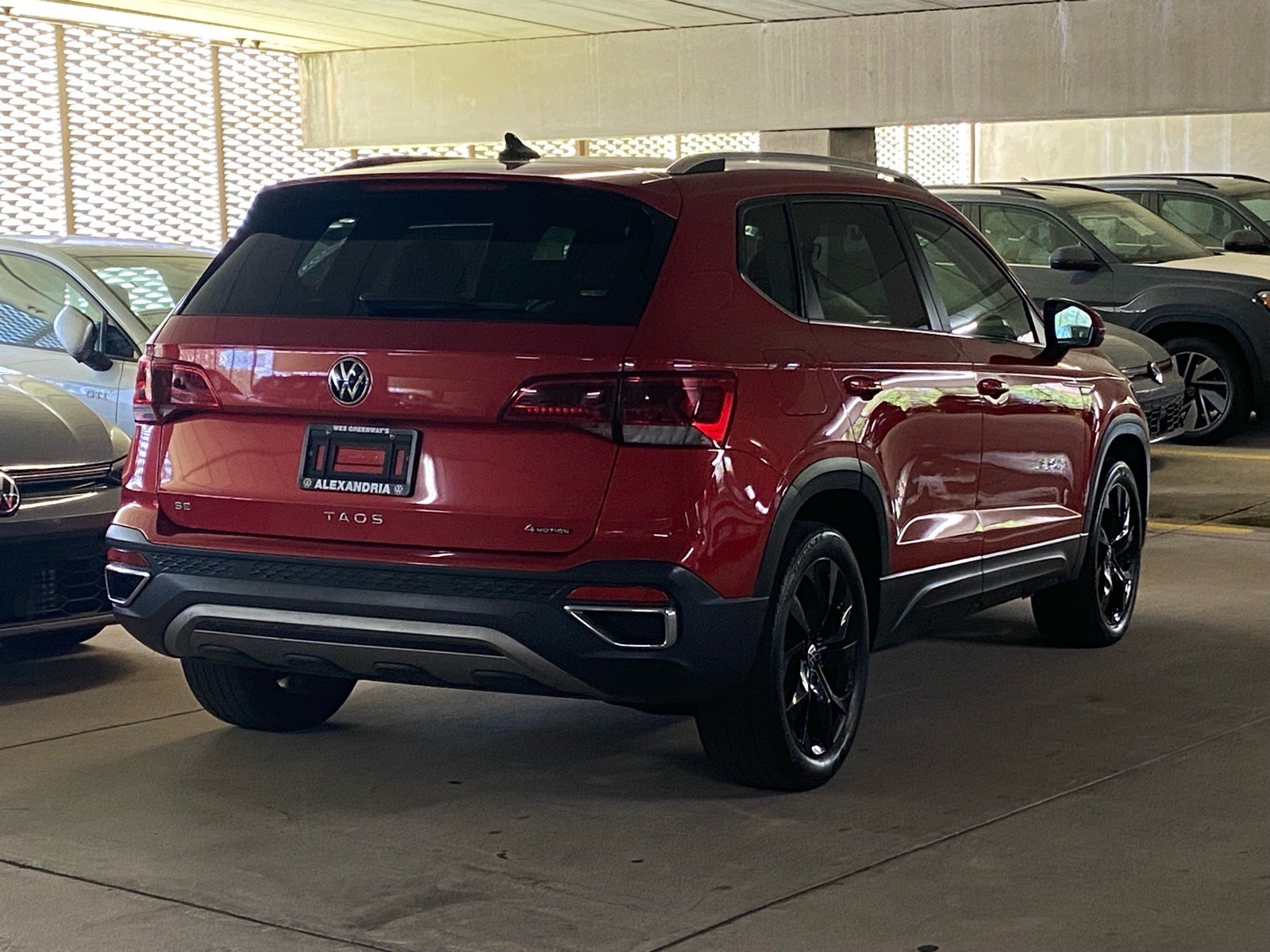 Used 2022 Volkswagen Taos SE w/ IQ.Drive SE Package AWD/4WD image 3