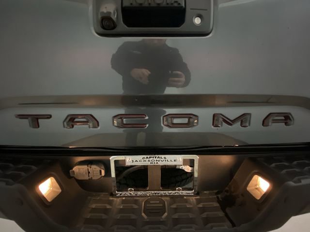 Used 2022 Toyota Tacoma TRD Off-Road w/ TRD Premium Off Road Package image 27