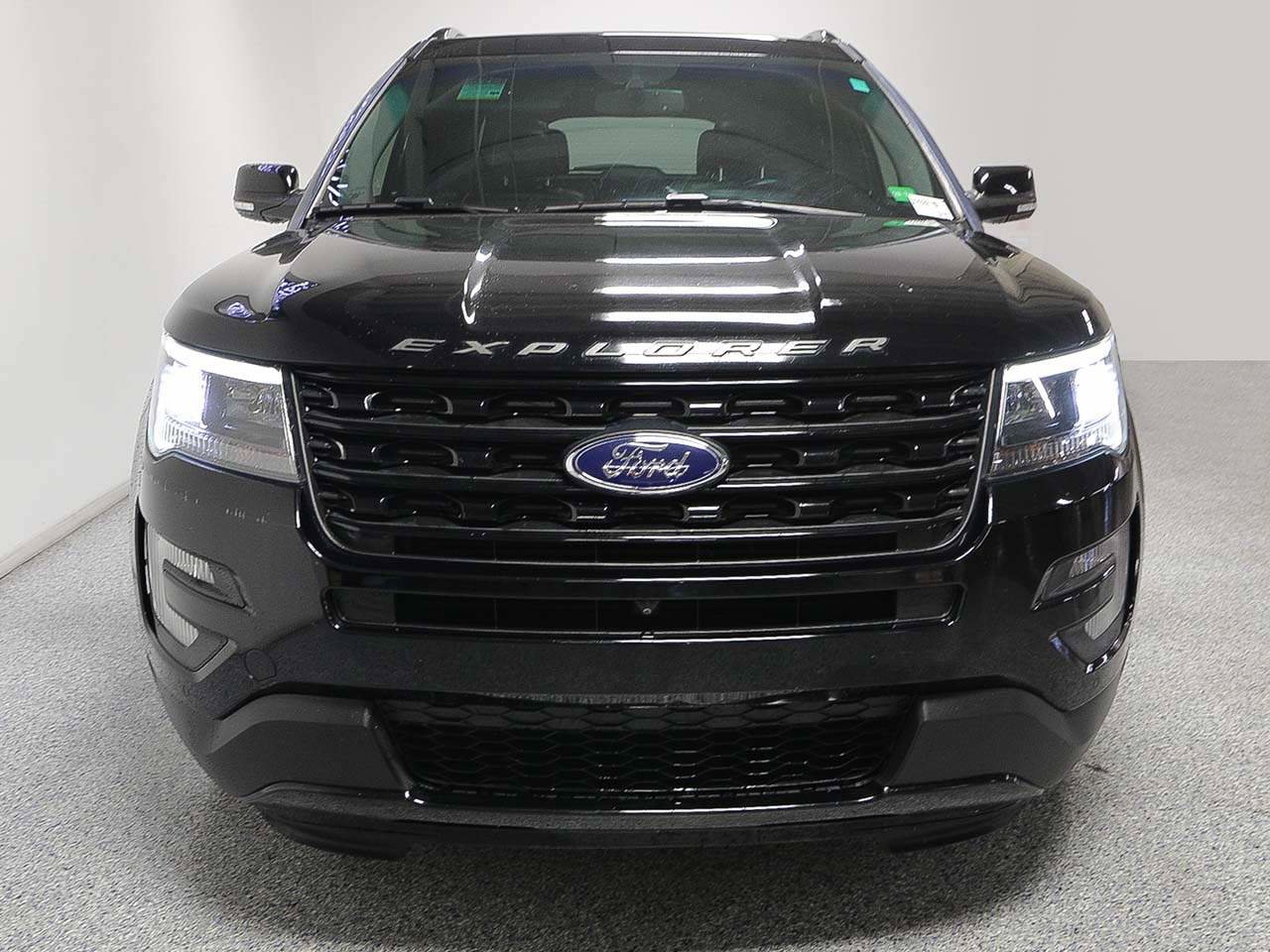 Used 2016 Ford Explorer Sport w/ Equipment Group 401A image 3