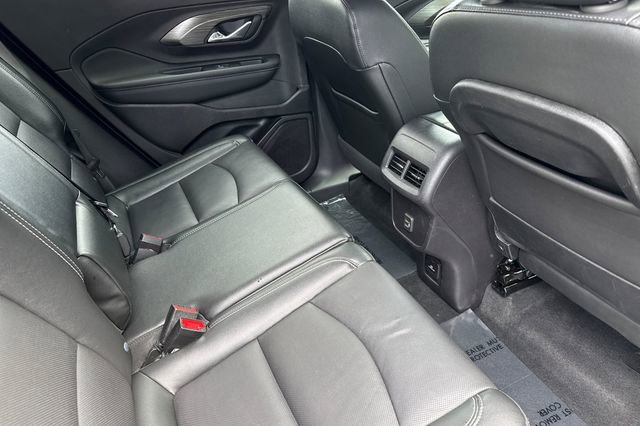 Used 2024 GMC Terrain SLT image 18