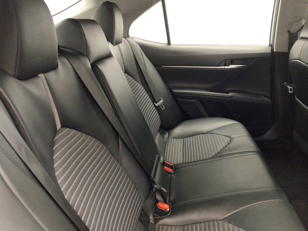 Used 2022 Toyota Camry SE FWD image 19