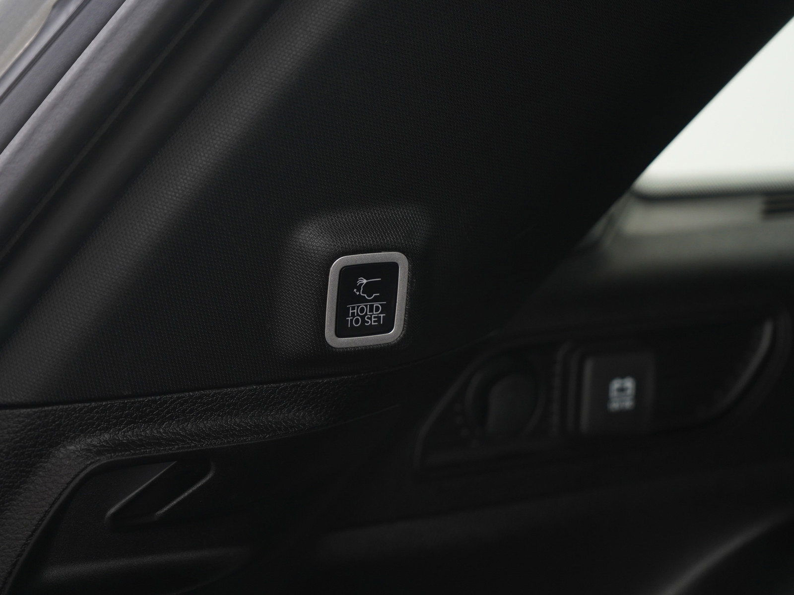 Used 2024 Jeep Grand Cherokee Limited image 18