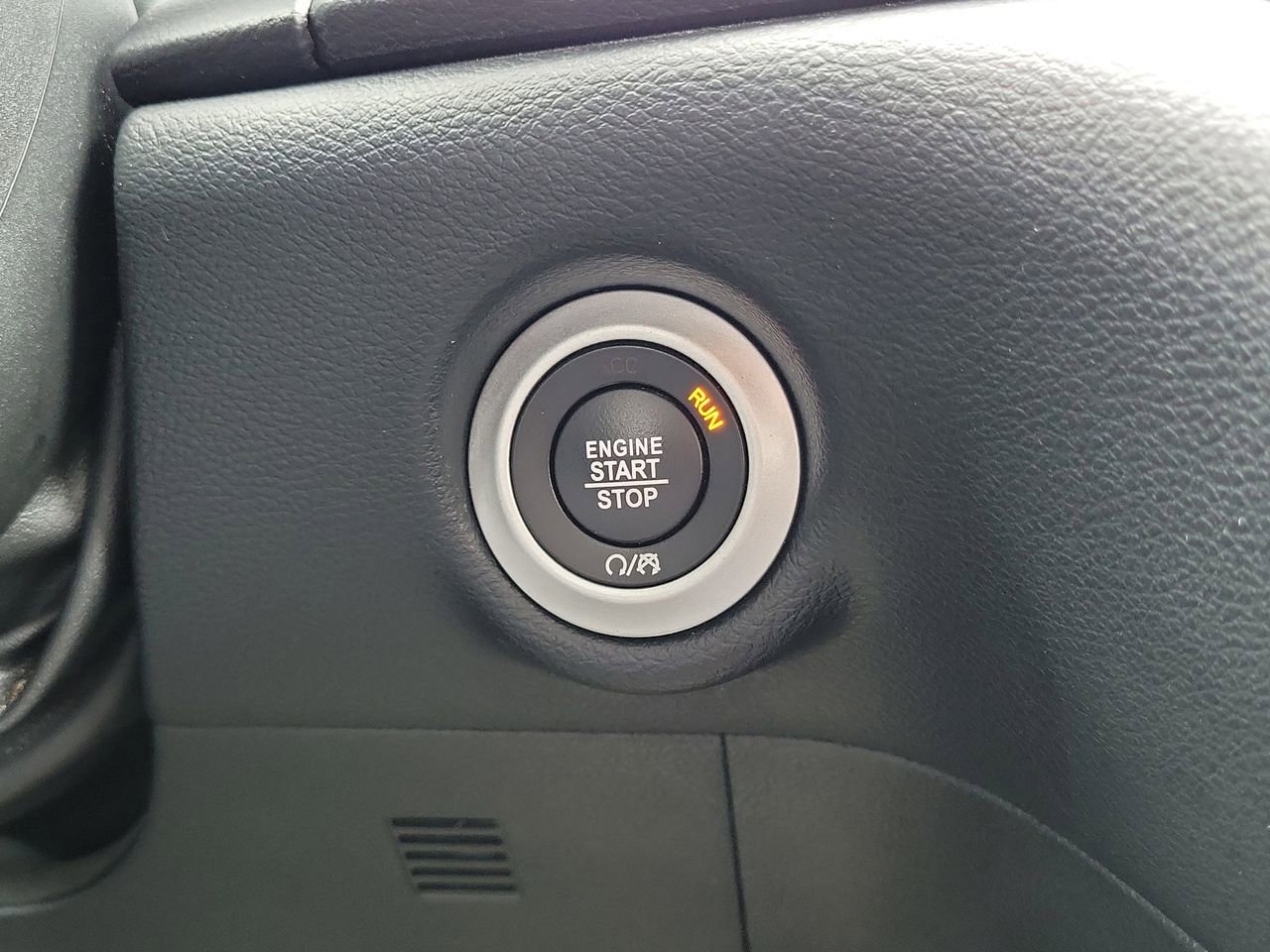 Used 2020 Chrysler Pacifica Touring w/ Advanced Safetytec Group image 31