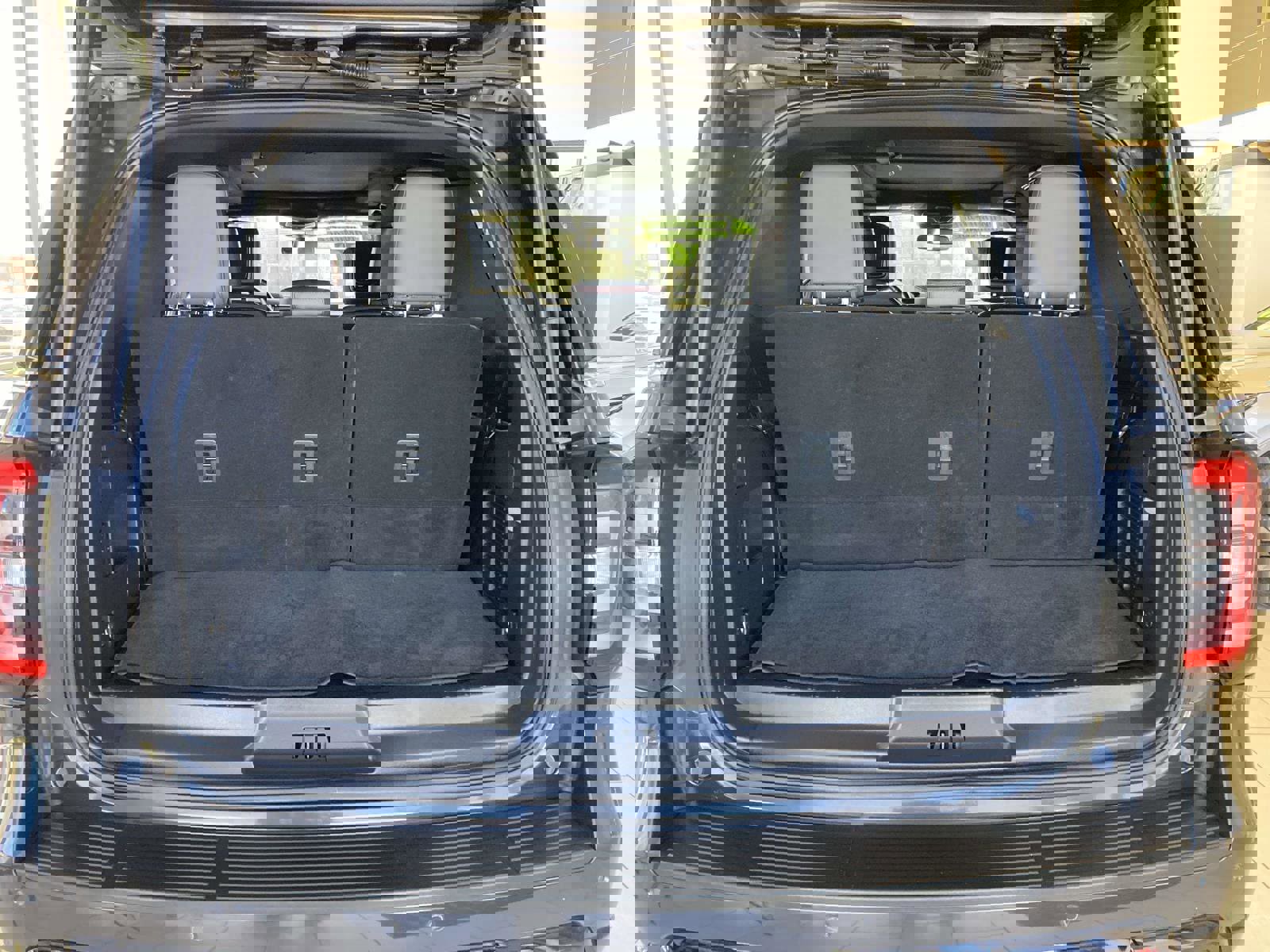 Used 2022 Ford Expedition Limited RWD image 12