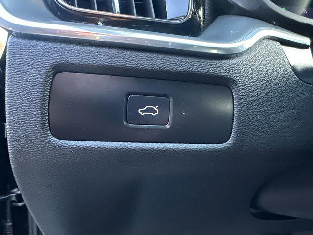 Used 2024 Volvo XC60 B5 Core image 30