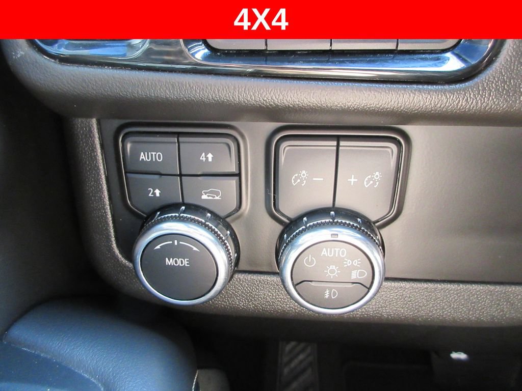 Used 2025 GMC Yukon XL Elevation w/ Technology Package AWD/4WD image 31