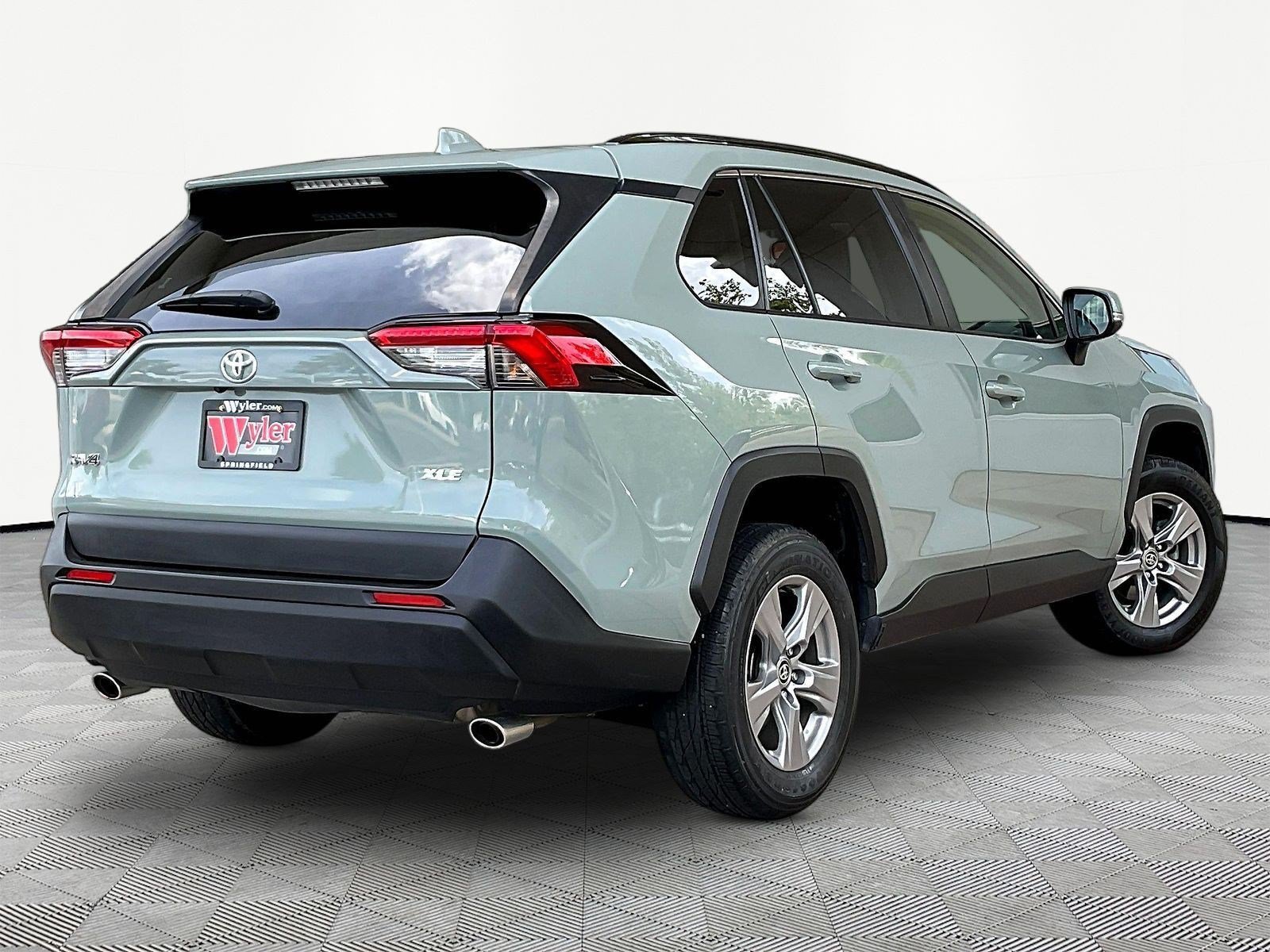 Used 2023 Toyota RAV4 XLE FWD image 6