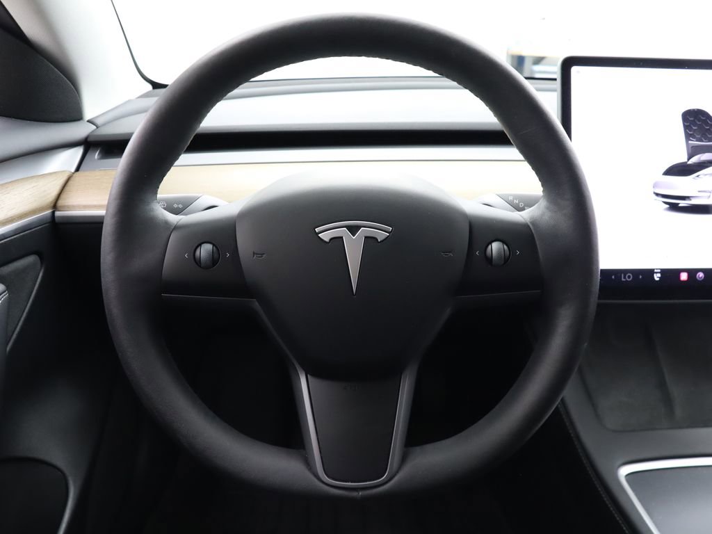 Used 2023 Tesla Model 3 Standard Range image 17