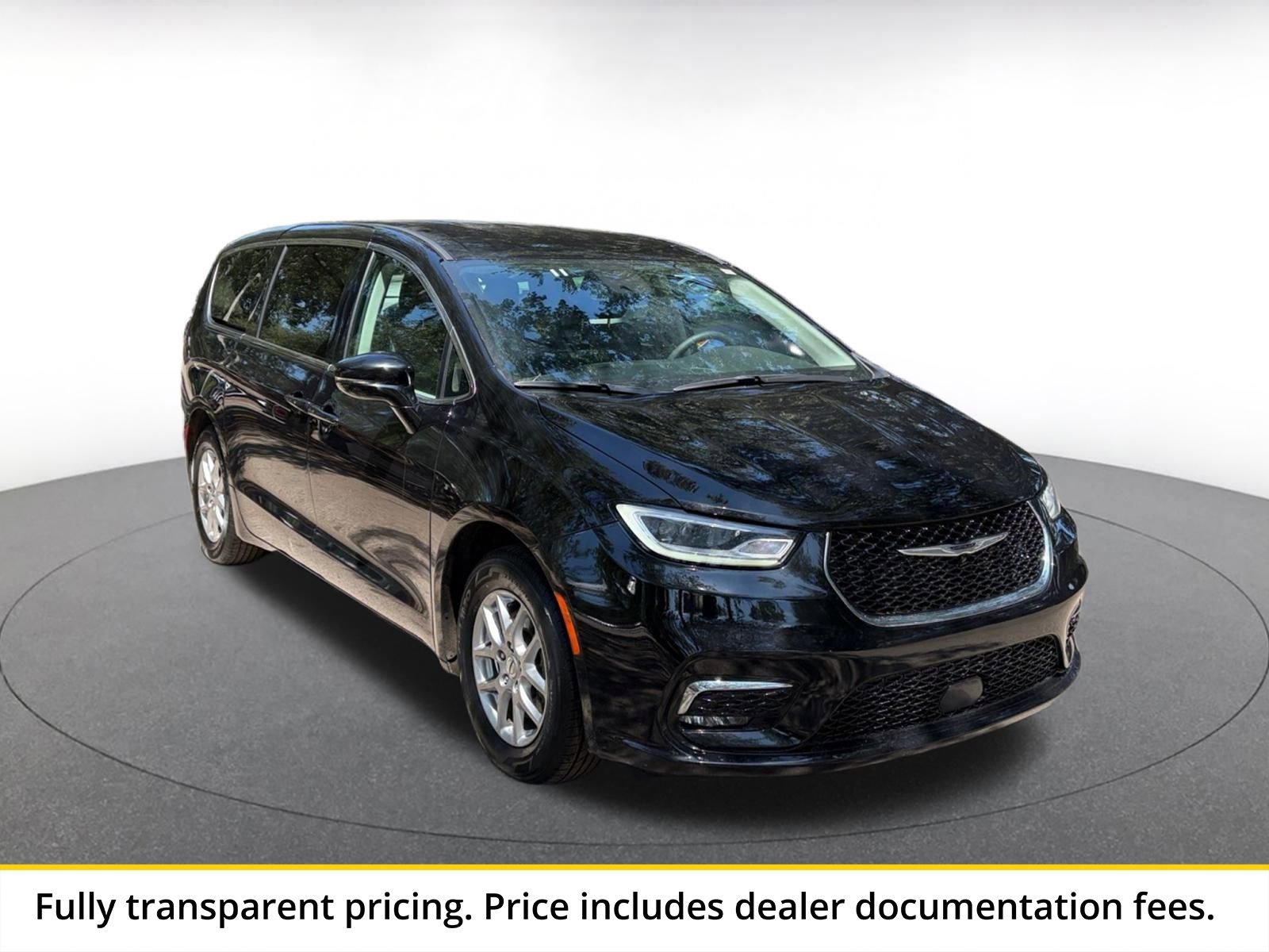 Used 2024 Chrysler Pacifica Touring-L FWD video 1