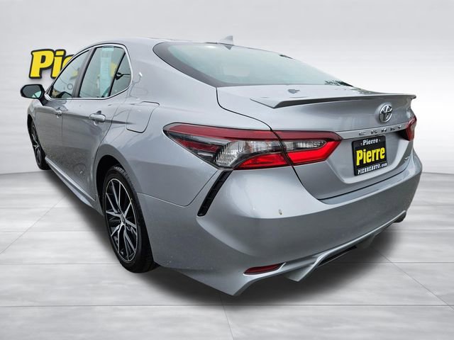 Used 2022 Toyota Camry SE FWD video 3