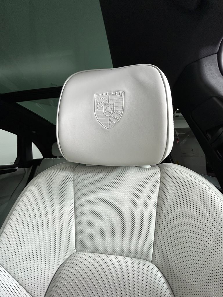Certified 2023 Porsche Macan S AWD/4WD image 16