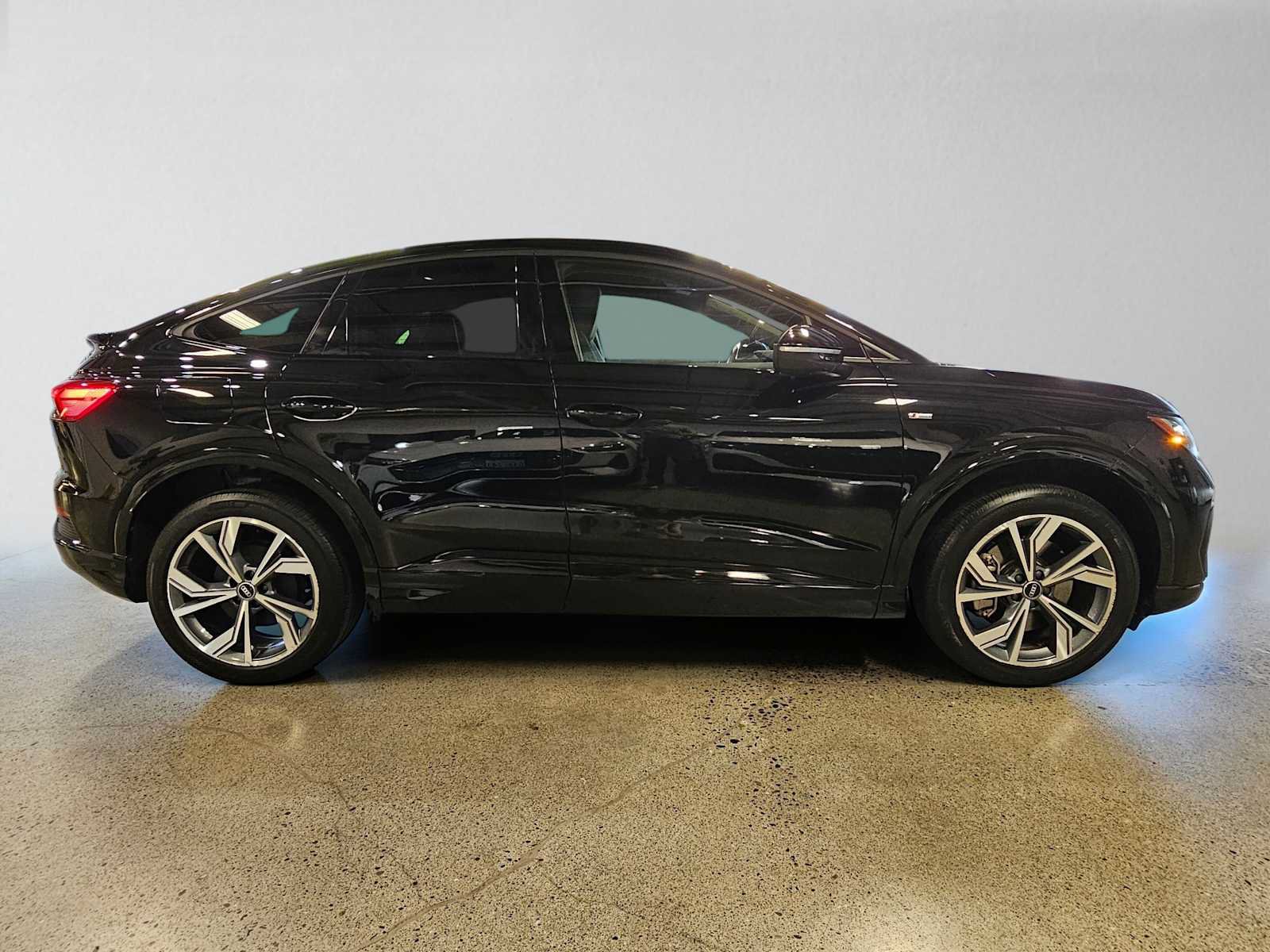 Used 2023 Audi Q4 e-tron Premium Plus w/ Premium Plus AWD/4WD image 2