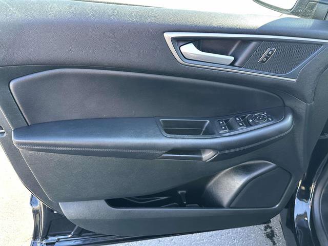 Used 2024 Ford Edge SEL w/ Convenience Package image 9