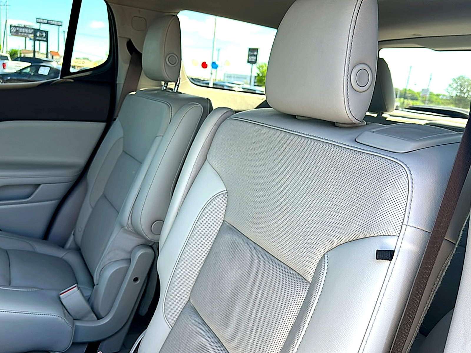 Used 2019 GMC Acadia SLT image 19