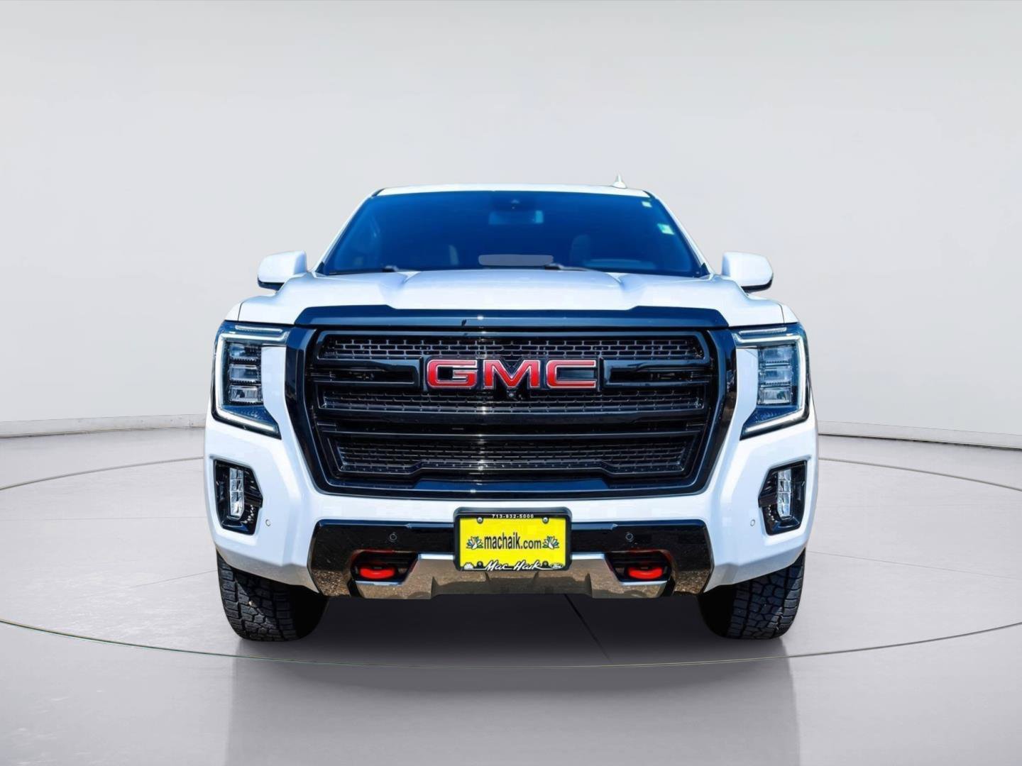 Used 2024 GMC Yukon AT4 w/ Technology Package AWD/4WD image 4