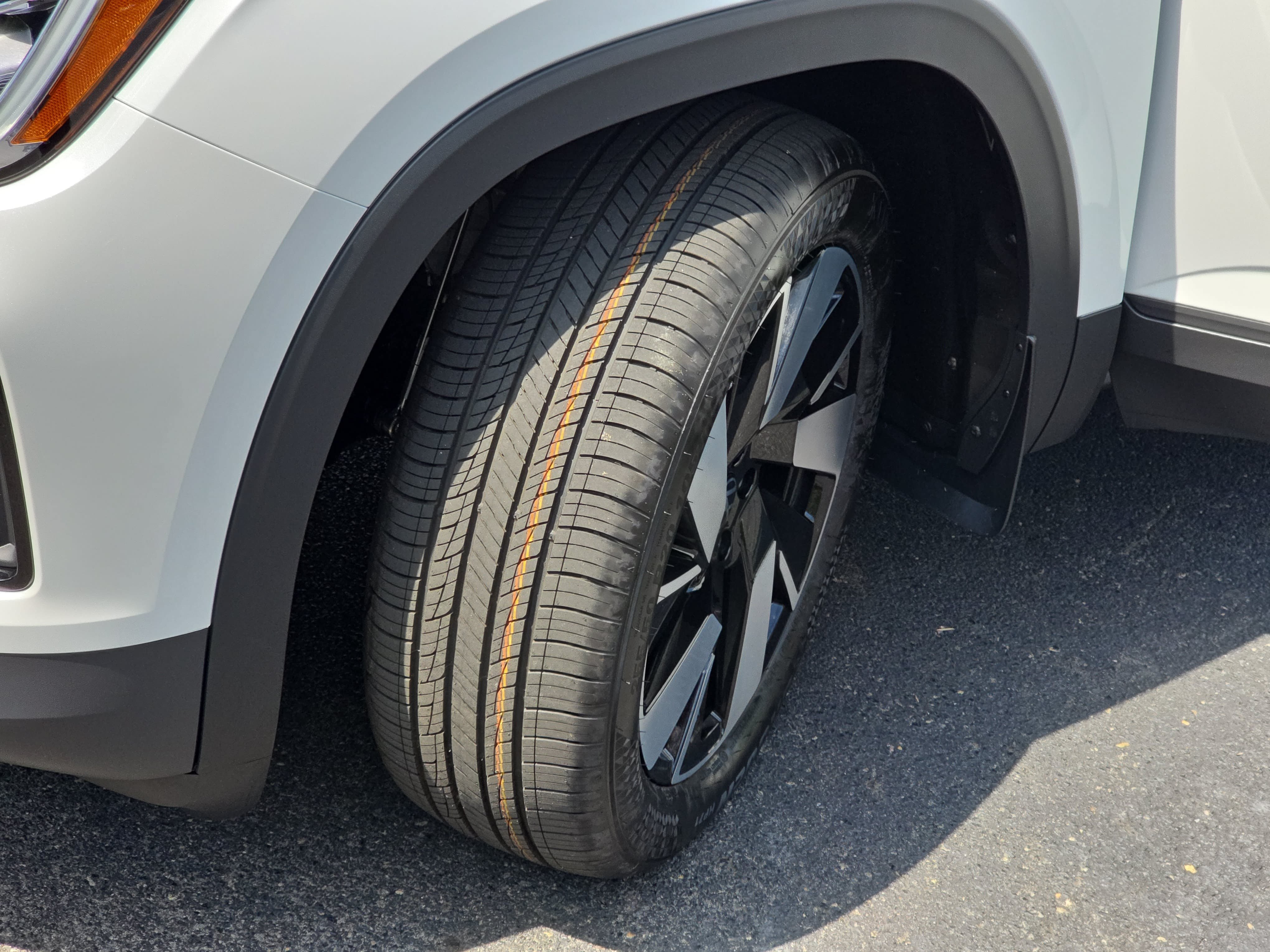 New 2026 Volkswagen Atlas Cross Sport SE FWD image 33