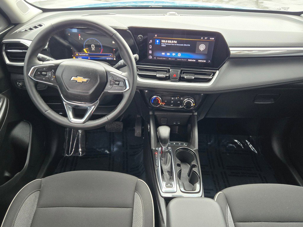 Certified 2025 Chevrolet TrailBlazer LT w/ LT Cold Weather Package image 17