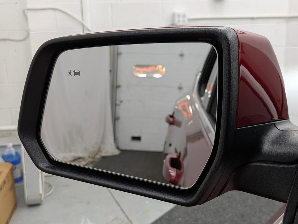 Used 2022 GMC Acadia SLE w/ Driver Convenience Package image 14