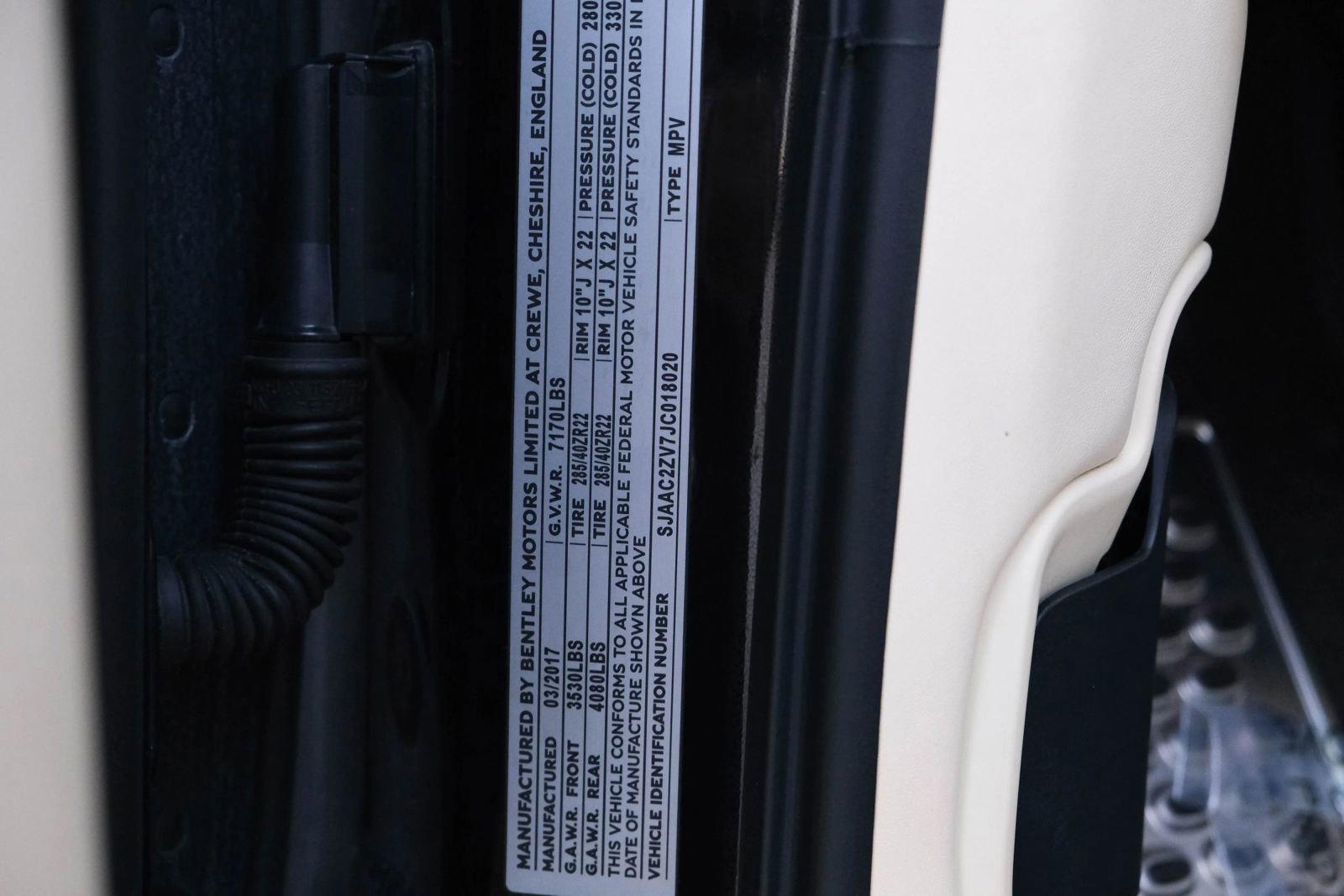 Used 2018 Bentley Bentayga image 53