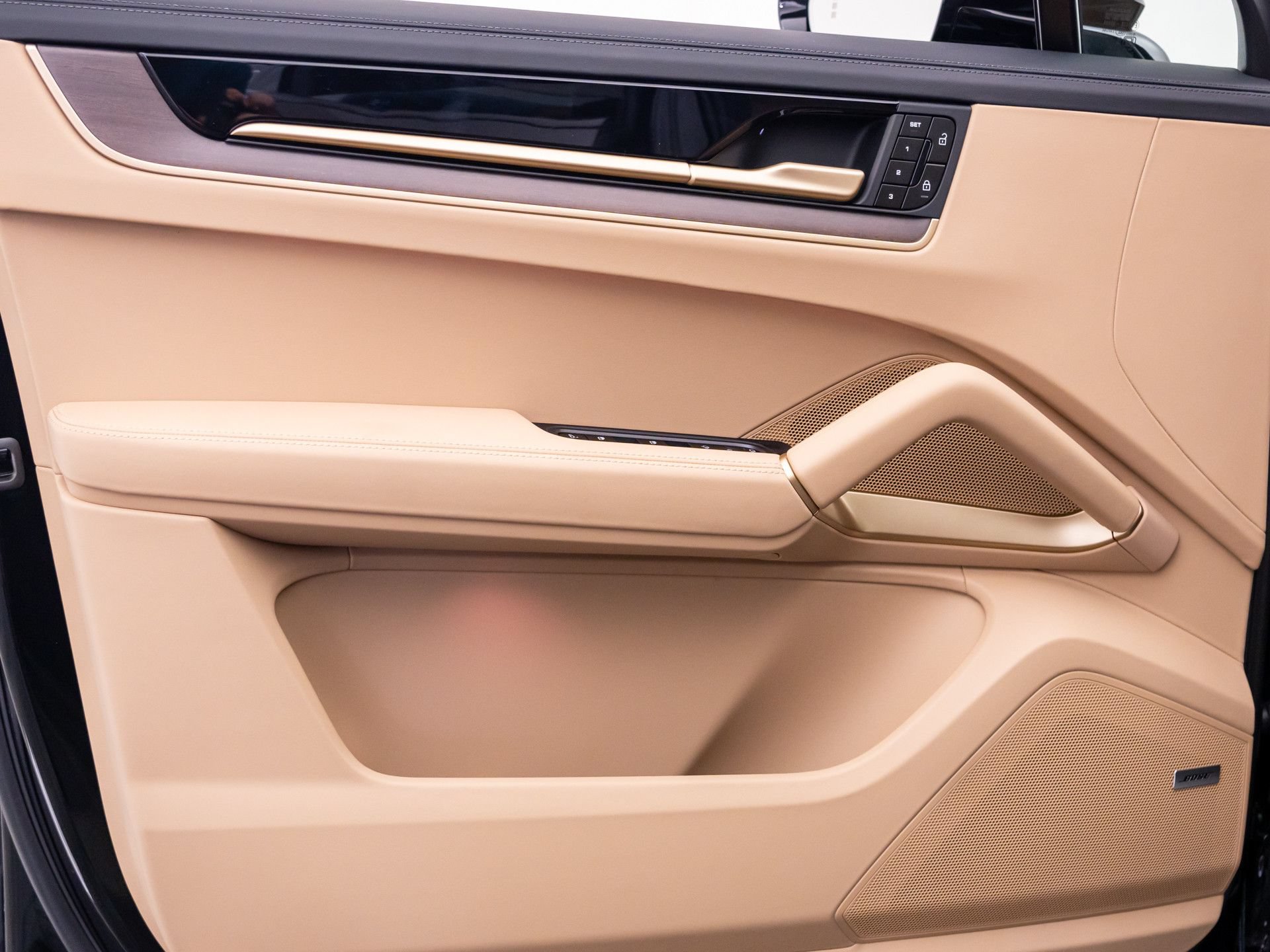 New 2026 Porsche Cayenne Coupe AWD/4WD image 14