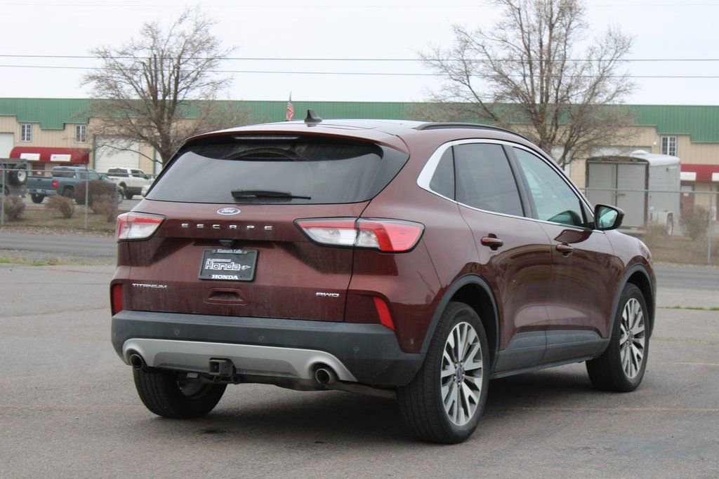 Used 2021 Ford Escape Titanium w/ Class II Trailer Tow Package image 6