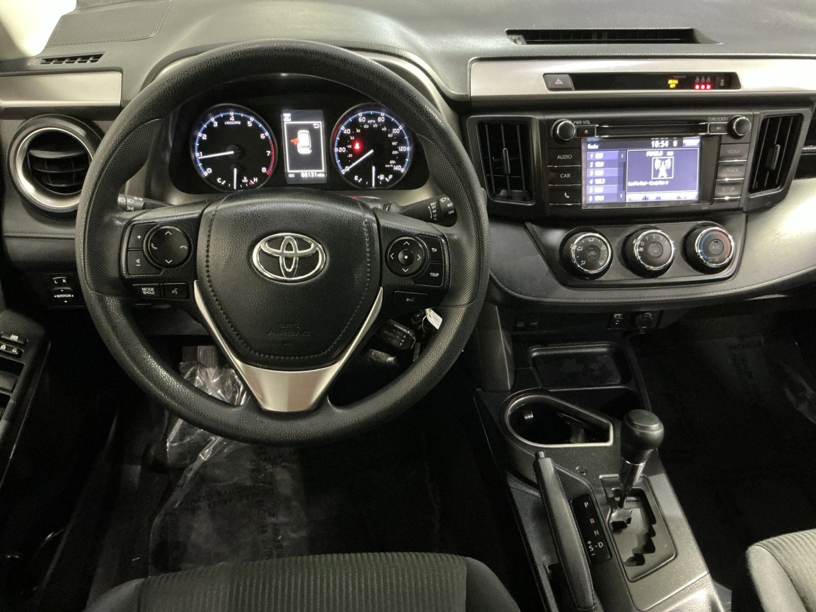 Used 2018 Toyota RAV4 LE image 24