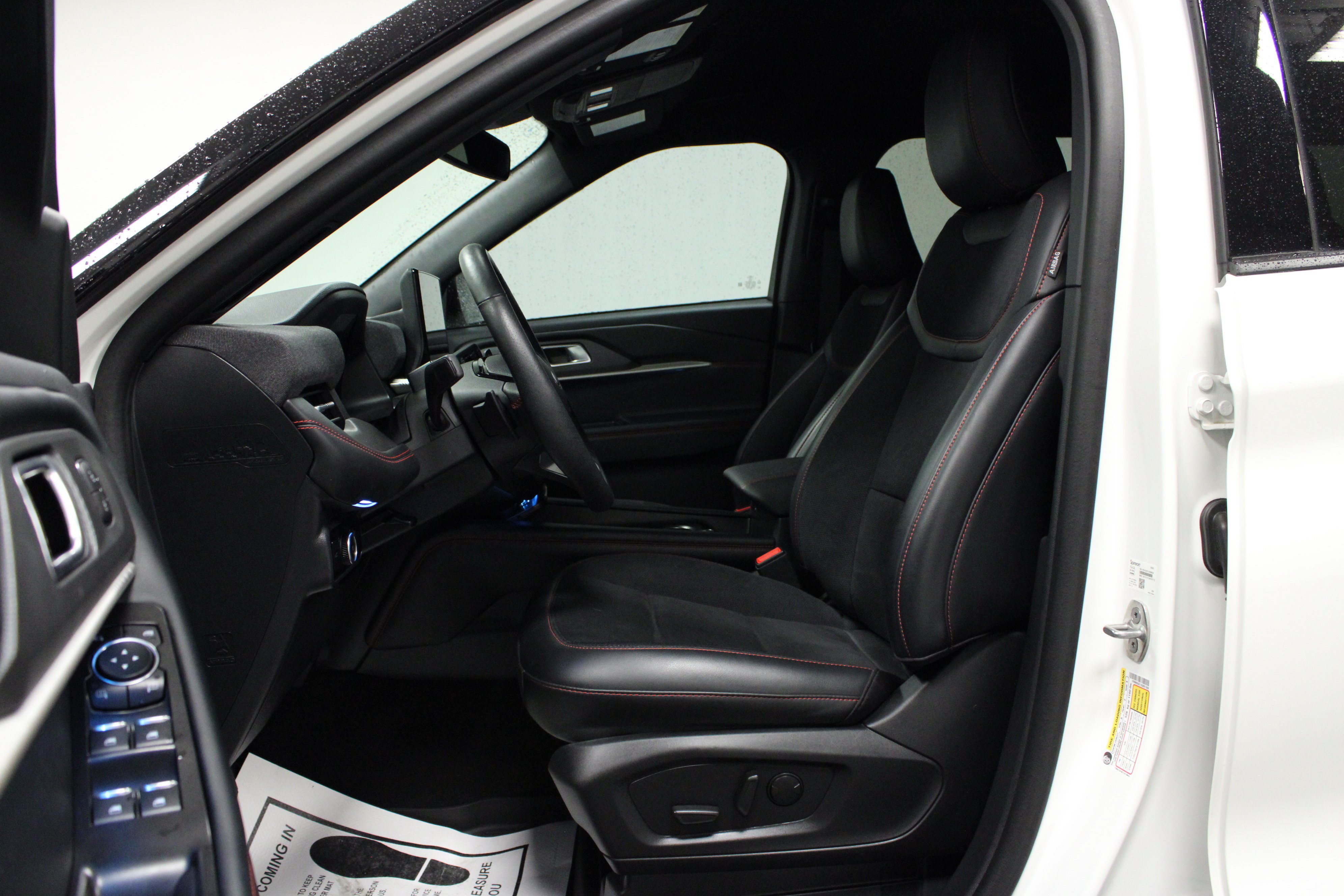 Used 2025 Ford Explorer ST AWD/4WD image 12