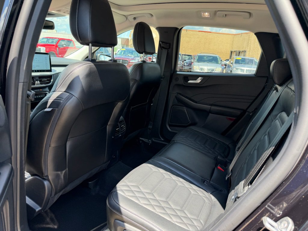Used 2024 Ford Escape Platinum w/ Premium Technology Package AWD/4WD image 9