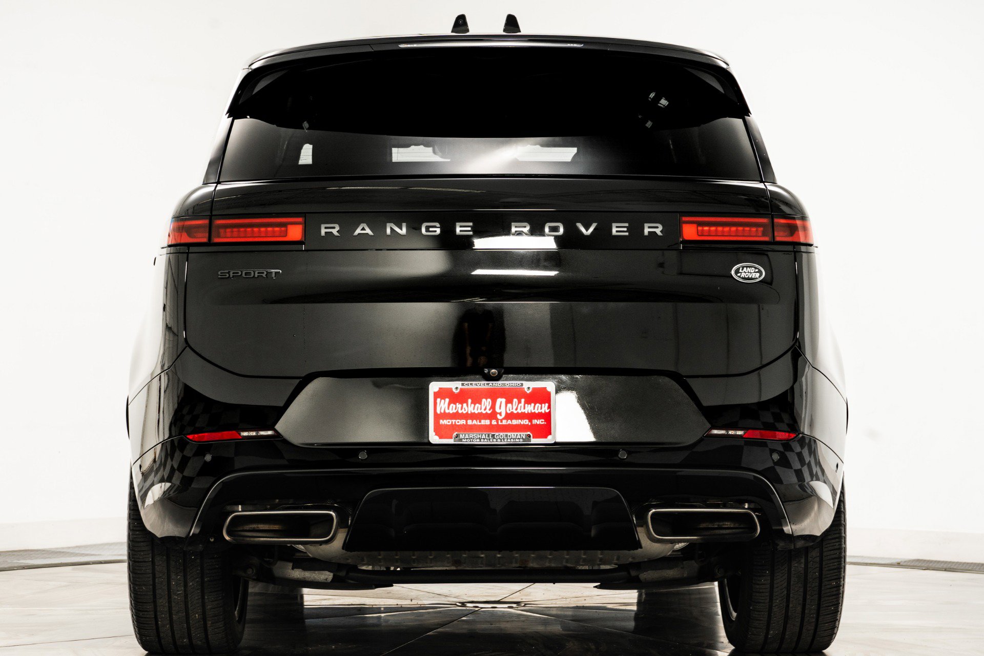 Used 2023 Land Rover Range Rover Sport SE Dynamic image 8