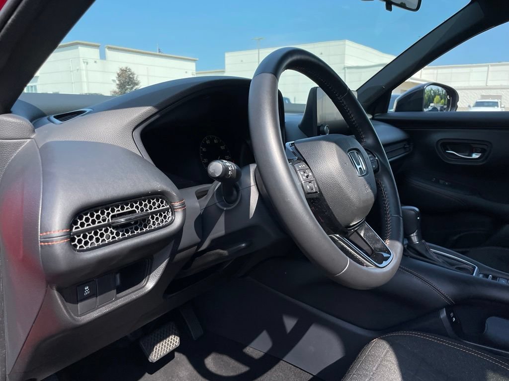 Certified 2025 Honda HR-V Sport image 27