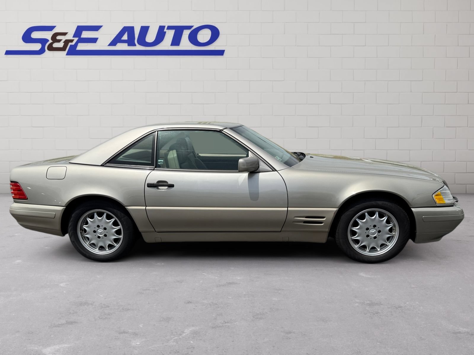 Used 1997 Mercedes-Benz SL 320 image 5