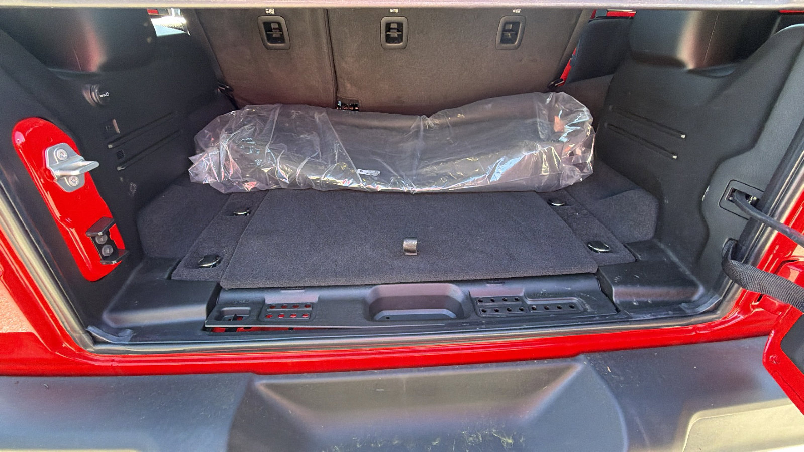 Used 2025 Jeep Wrangler Sport S image 13