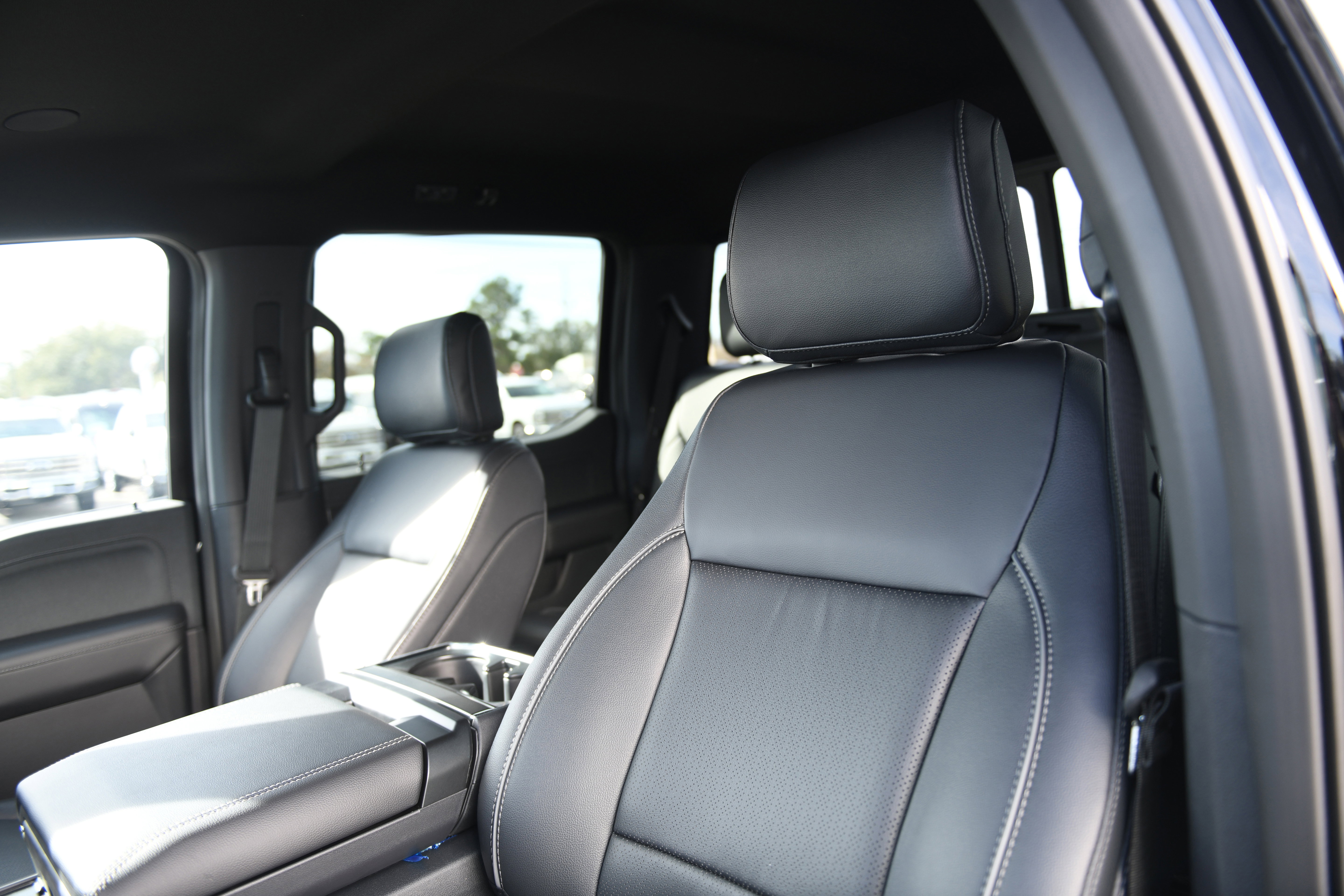 New 2025 Ford F150 Lariat w/ Equipment Group 502A High image 26