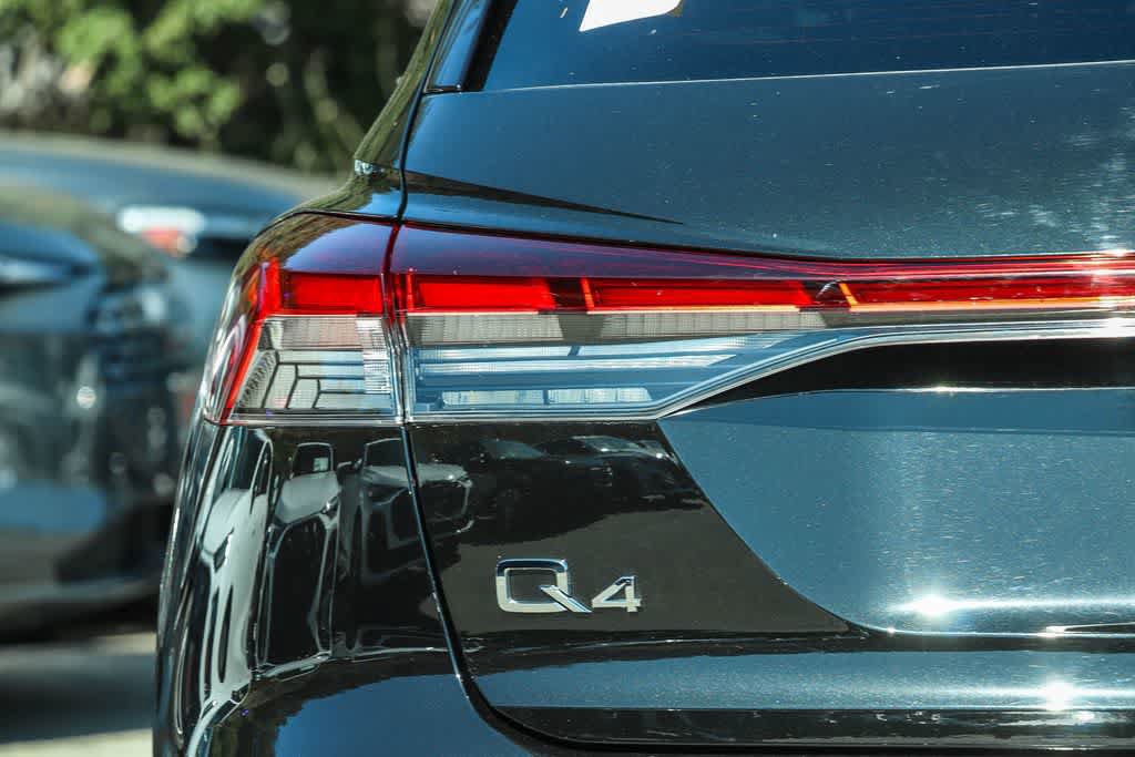 Used 2024 Audi Q4 e-tron Premium AWD/4WD image 9