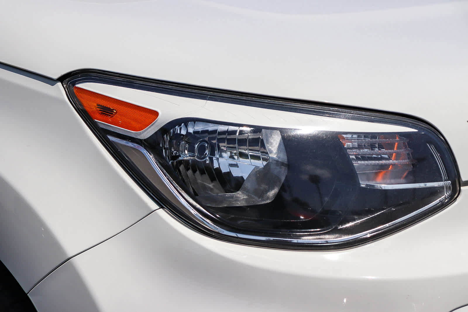 Used 2019 Kia Soul + w/ Audio Package FWD image 4