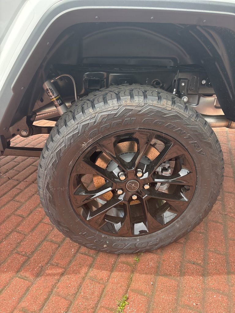 New 2025 Jeep Gladiator Sport AWD/4WD image 26