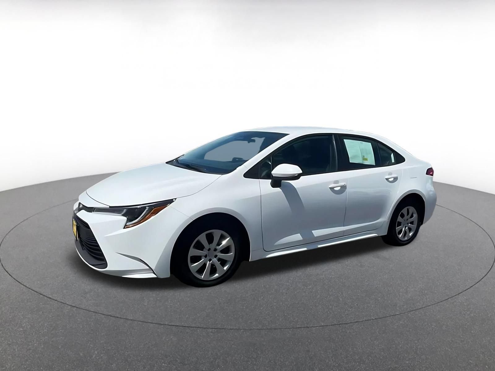 Used 2025 Toyota Corolla LE FWD image 7