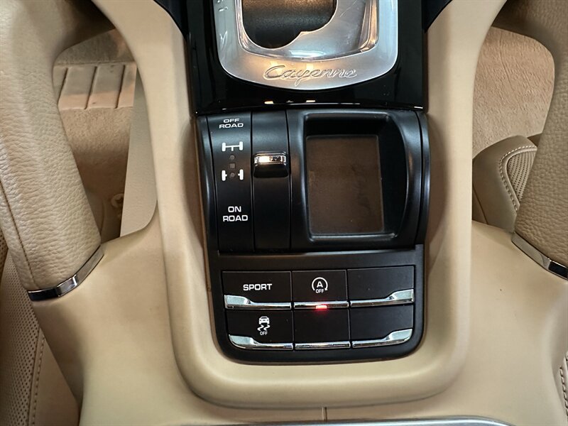Used 2014 Porsche Cayenne AWD/4WD image 18