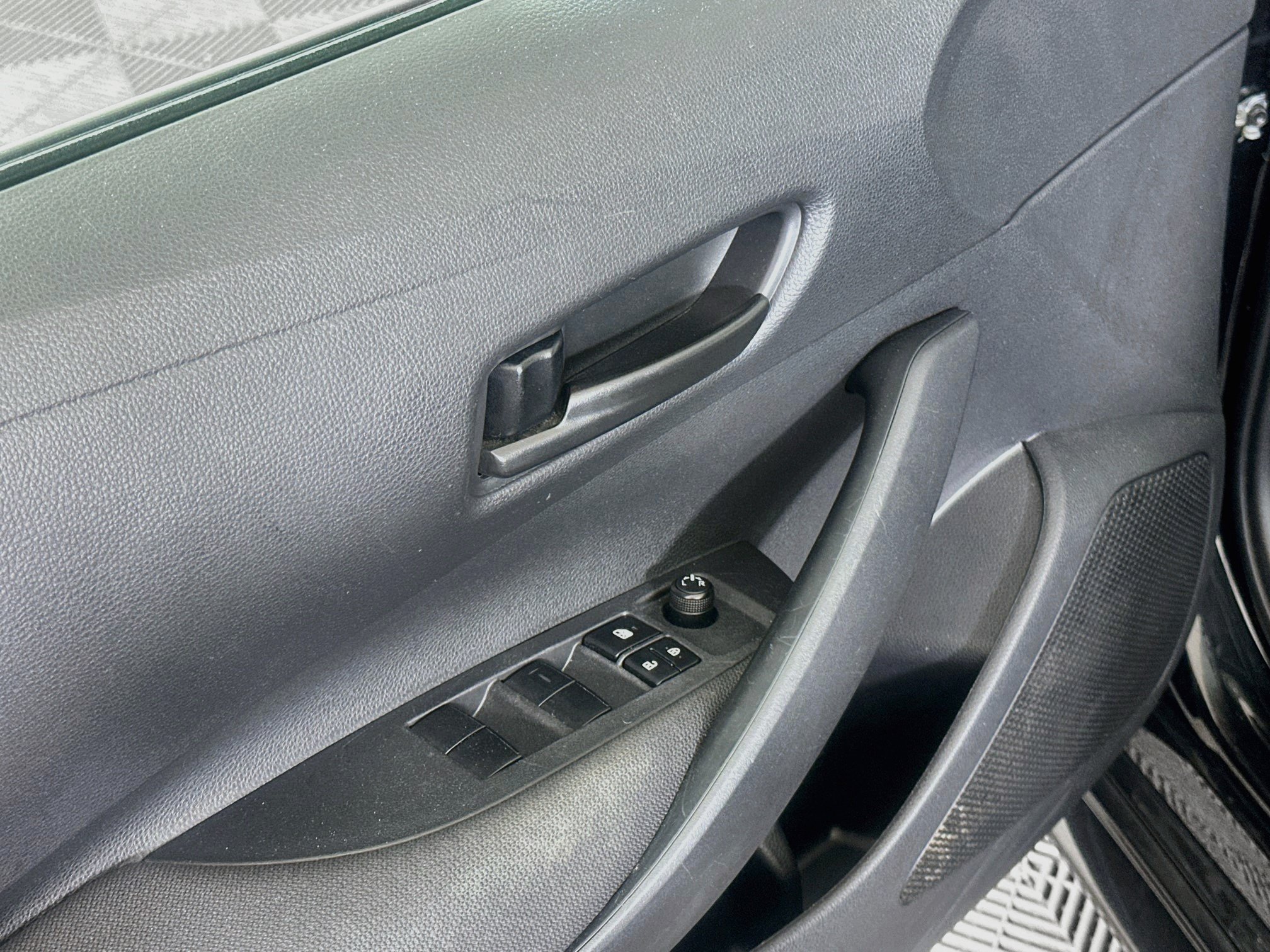 Used 2024 Toyota Corolla LE FWD image 15