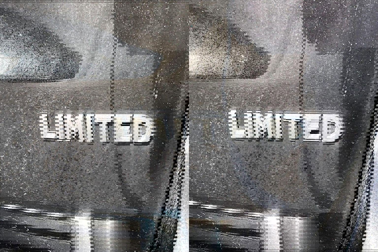 Used 2015 Jeep Grand Cherokee Limited w/ Luxury Group II image 8