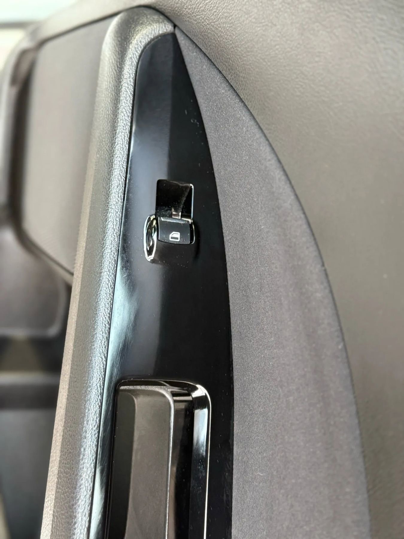 Used 2014 Ford Fusion SE image 30