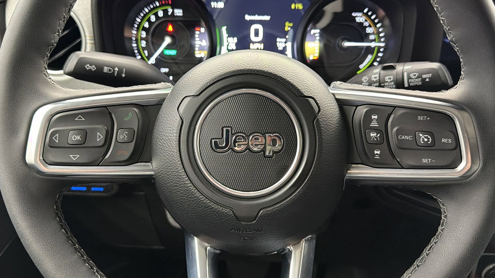 Used 2025 Jeep Wrangler Unlimited Sahara w/ Safety Group AWD/4WD image 28