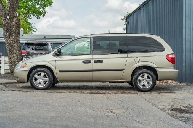 Used 2005 Dodge Grand Caravan SE w/ Popular Equipment Group I image 3