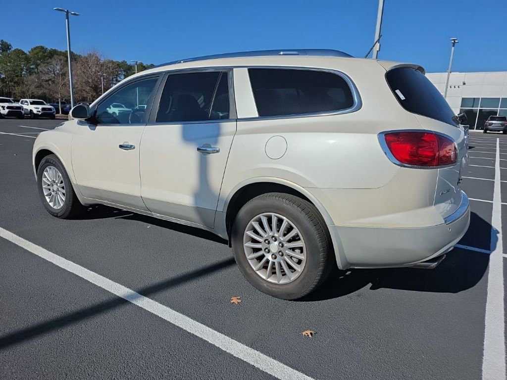 Used 2011 Buick Enclave CXL image 4