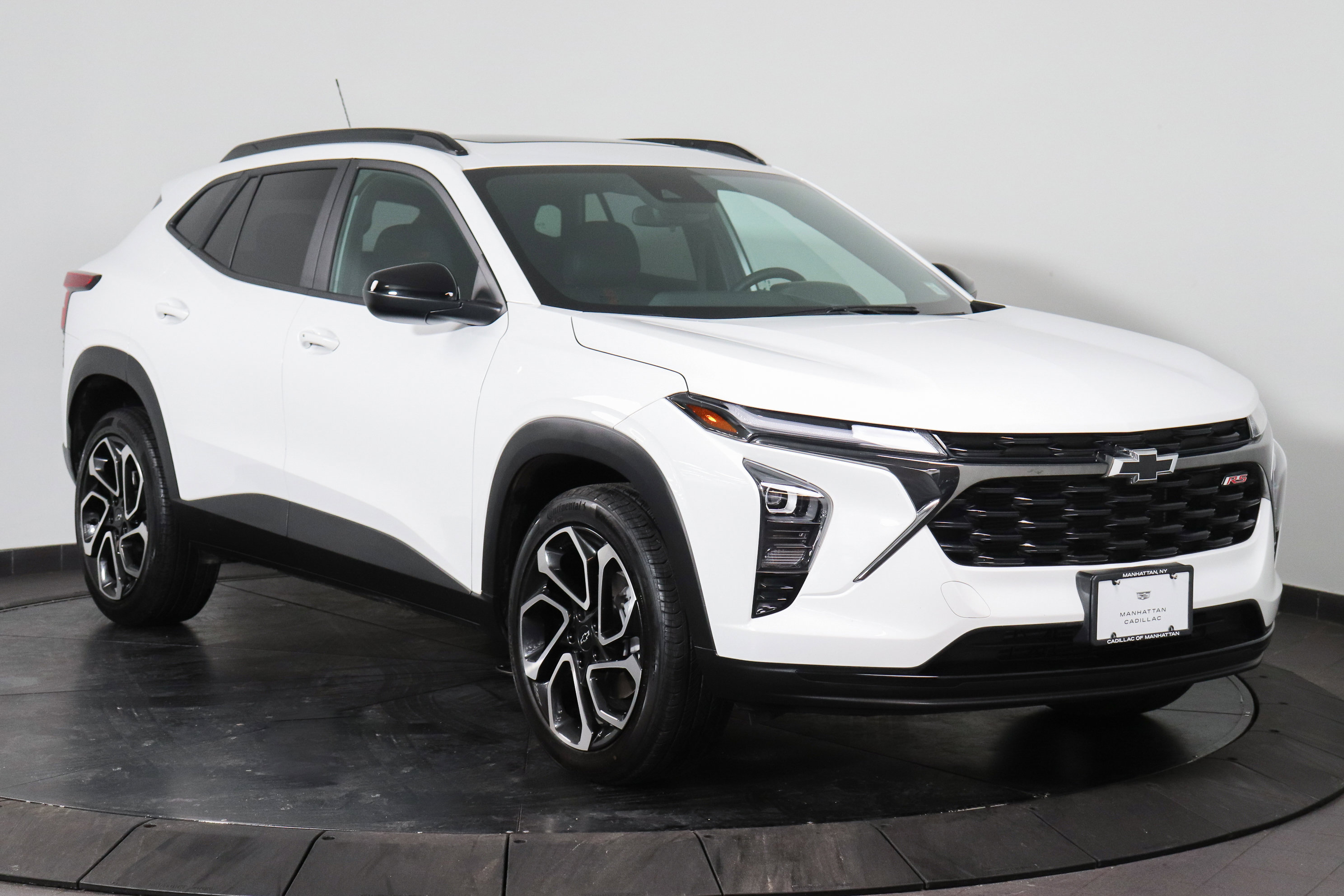 Used 2024 Chevrolet Trax RS w/ Sunroof Package image 7